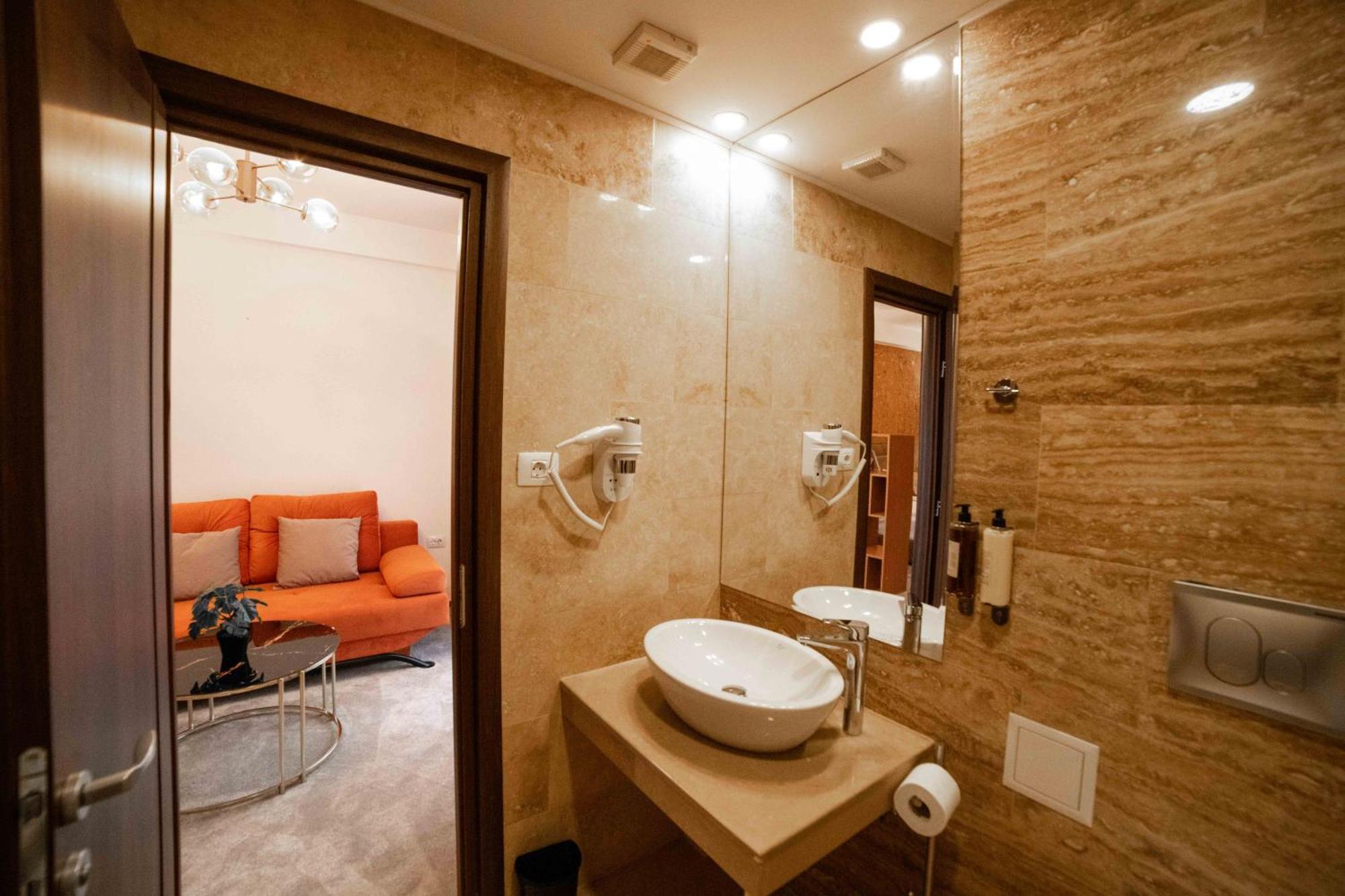 Bucharest Airport Accomodation Aparthotel Otopeni Exterior photo