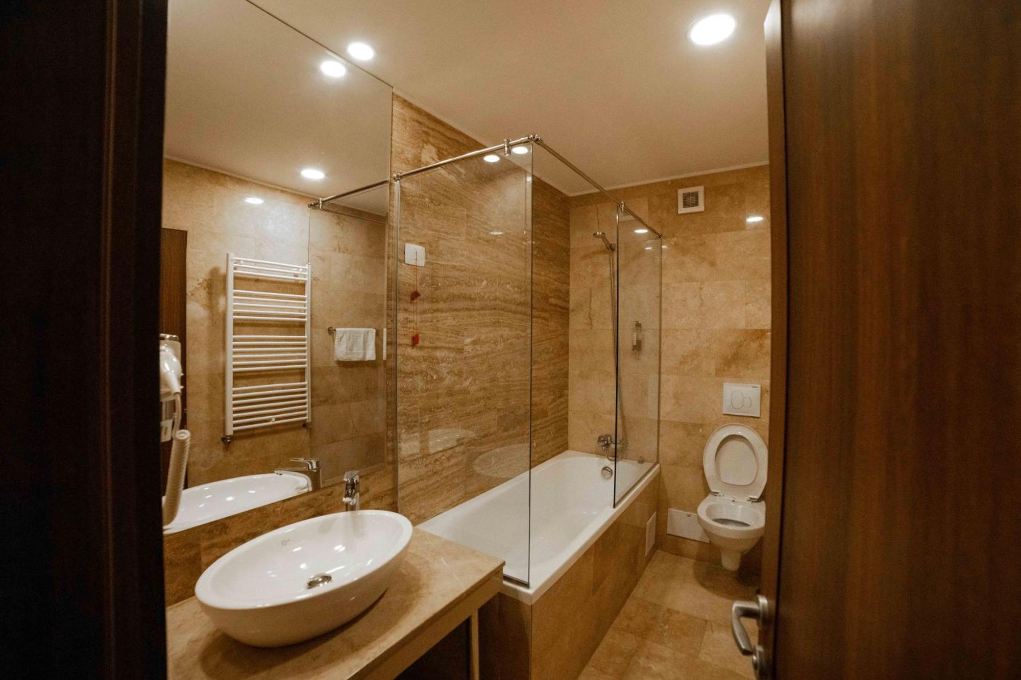 Bucharest Airport Accomodation Aparthotel Otopeni Exterior photo