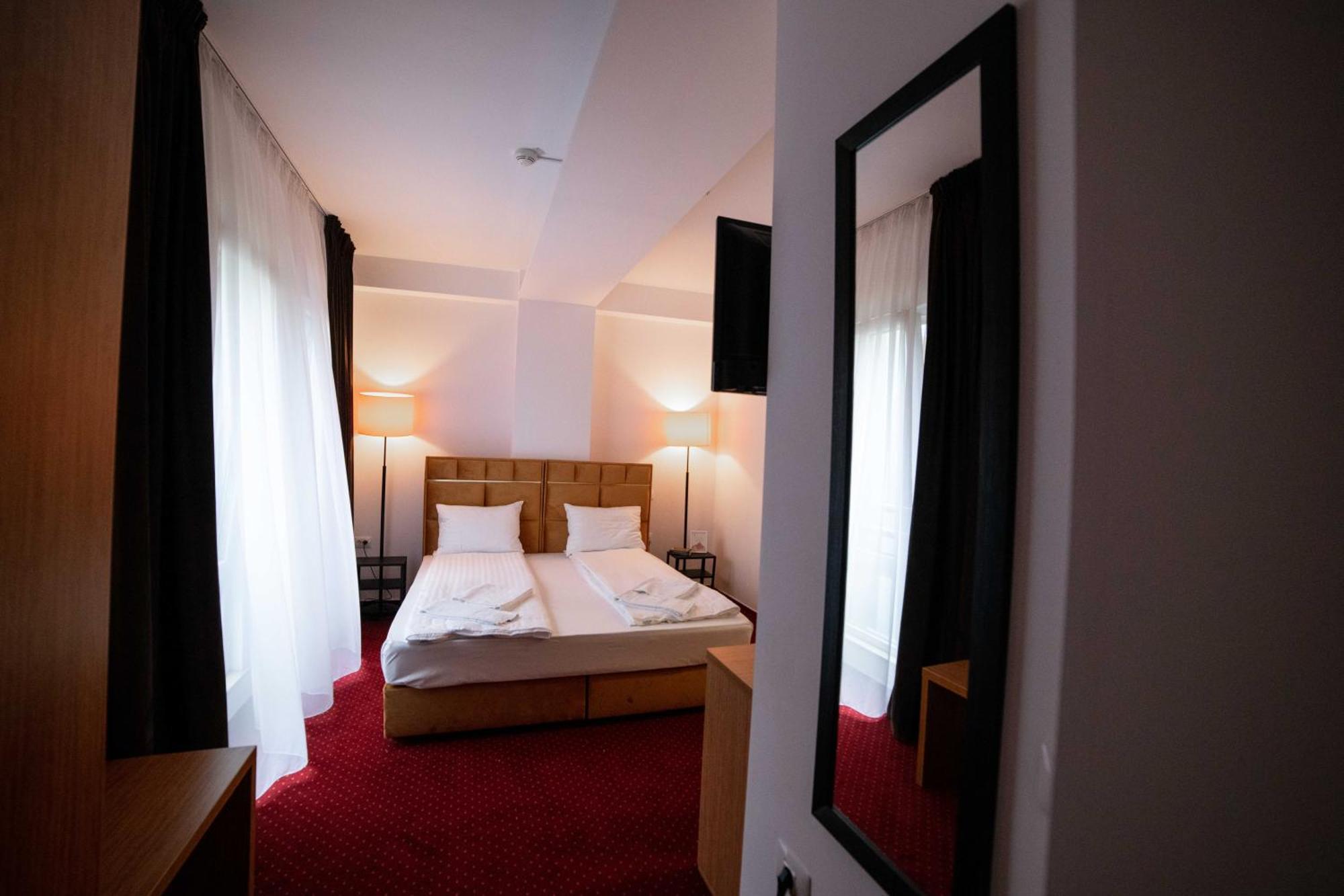 Bucharest Airport Accomodation Aparthotel Otopeni Exterior photo